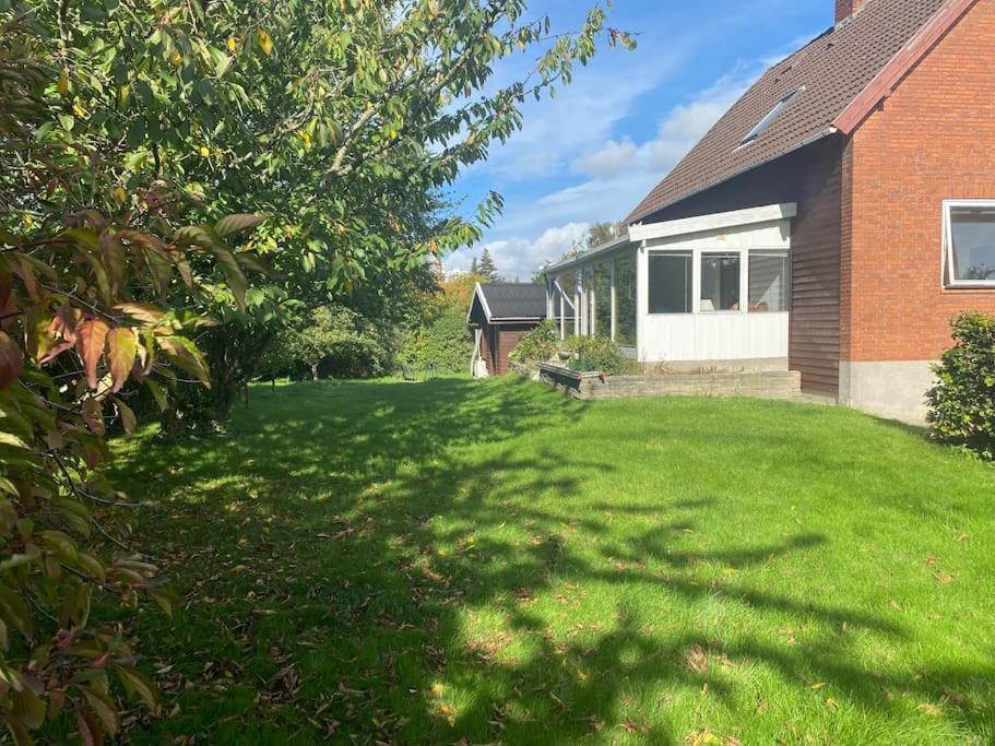 Villa Cozy House With A Graden View Herlev Kommune Exterior foto